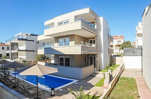 Pool apartments Villa Meteorite