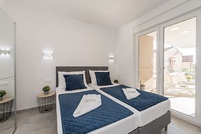 Pool apartments Villa Meteorite