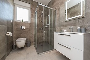 Pool apartments Villa Meteorite