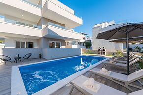 Pool apartments Villa Meteorite