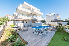 Pool apartments Villa Meteorite