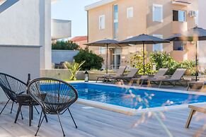 Pool apartments Villa Meteorite