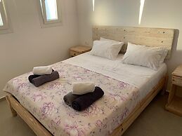 SUN Studio 5 - Close TO 180 Sunset BAR