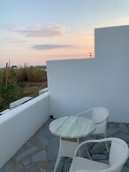 SUN Studio 5 - Close TO 180 Sunset BAR