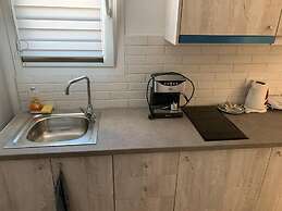 SUN Studio 4 - Close TO 180 Sunset BAR