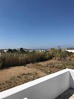 SUN Studio 4 - Close TO 180 Sunset BAR