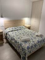 SUN Studio 4 - Close TO 180 Sunset BAR