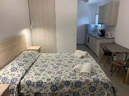 SUN Studio 2 - Close TO 180 Sunset BAR