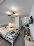 SUN Studio 2 - Close TO 180 Sunset BAR