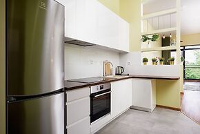 Lumina stylish and spacious studio