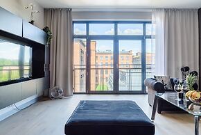 Lumina stylish and spacious studio