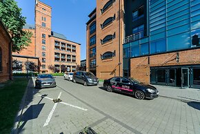 Lumina stylish and spacious studio