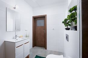 Lumina stylish and spacious studio