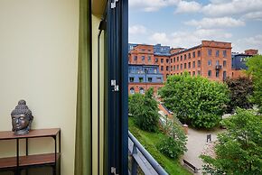 Lumina stylish and spacious studio