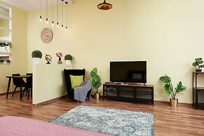 Lumina stylish and spacious studio