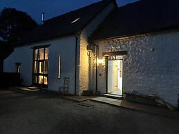 Maes Y Berllan Barn