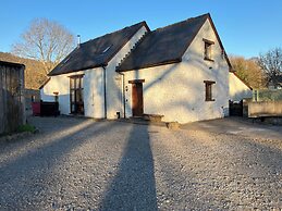 Maes Y Berllan Barn