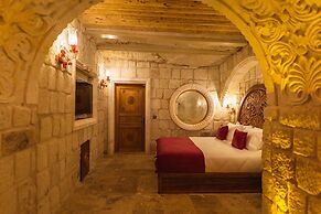 Solo Cave Suites