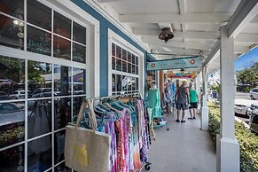 Conch Cottage 1 Bedroom Villa by RedAwning