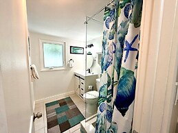 Conch Cottage 1 Bedroom Villa by RedAwning