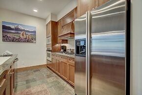 Luxurious 2 Br In River Run Village Featuring Ski In Ski-out, No Clean