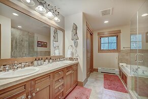 No Cleaning Fees, Luxurious 3 Br In River Run Village Featuring Ski In