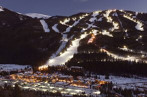 Luxurious 2 Br In River Run Village With Ski In Ski Out- No Cleaning F