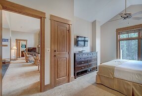 Luxurious 2 Br In River Run Village With Ski In Ski Out- No Cleaning F