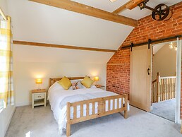 Acorn Lodge
