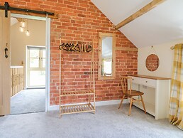 Acorn Lodge