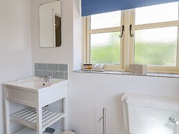 Acorn Lodge