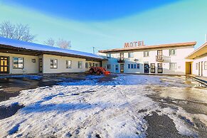 Love Hotels Silver Street by OYO at Hurley WI