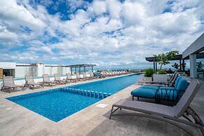 Icaro - With Rooftop At Ipana Condos