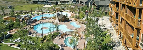 SPACIOUS 2-Br 2-Ba | Ski In/Out | Pool & Hot Tubs | in Heart of PANORA