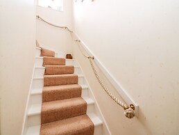 16 Westgate South