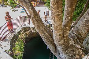 Haley's Paradise at Blue Hole