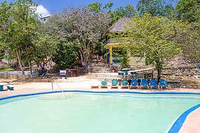 Haley's Paradise at Blue Hole