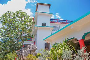 Haley's Paradise at Blue Hole