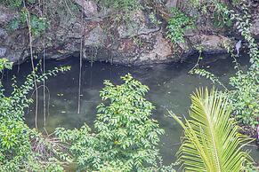 Haley's Paradise at Blue Hole