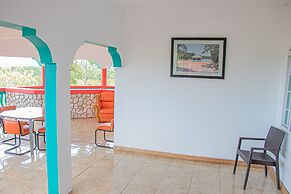 Haley's Paradise at Blue Hole