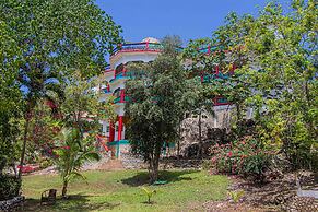 Haley's Paradise at Blue Hole