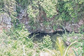 Haley's Paradise at Blue Hole