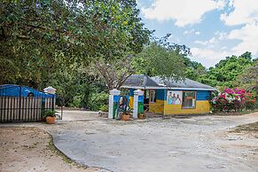 Haley's Paradise at Blue Hole