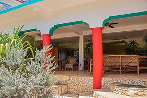 Haley's Paradise at Blue Hole