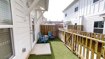 Whale, Hello There-15113