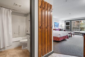 SPACIOUS Studio | Ski In/Out | Pool & Hot Tubs | in the Heart of PANOR