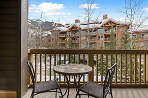 LARGE Studio | Ski In/Out | Pool & Hot Tubs | Central Upper Village Lo
