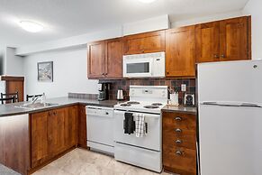 LARGE Studio | Ski In/Out | Pool & Hot Tubs | Central Upper Village Lo