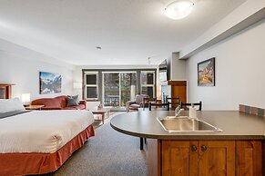 LARGE Studio | Ski In/Out | Pool & Hot Tubs | Central Upper Village Lo