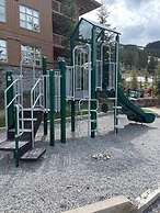 LARGE Studio | Ski In/Out | Pool & Hot Tubs | Central Upper Village Lo